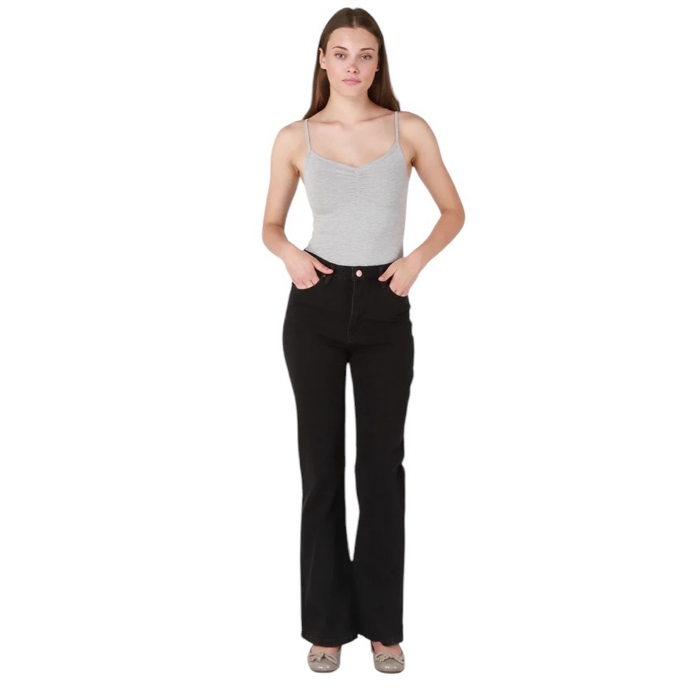 NWT Black Tape Maya High Rise Relaxed Flare Black‎ Wash Women’s Jeans, Size 26